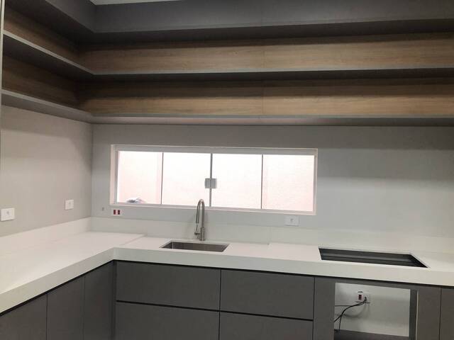 Casa para Venda em São José dos Campos - 4