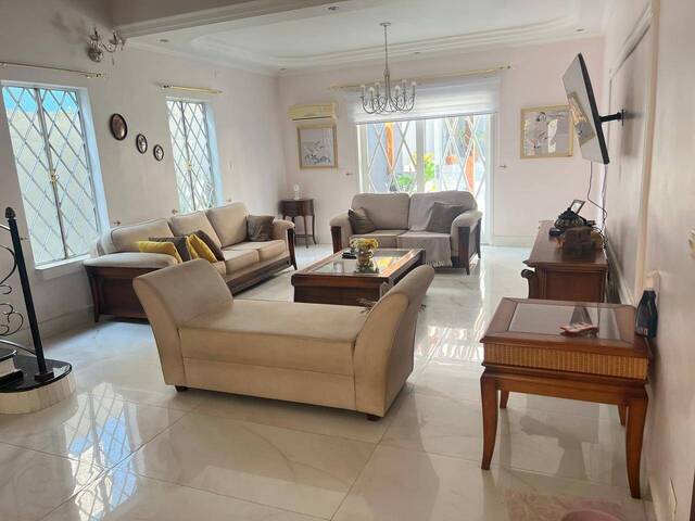 Casa para Venda em São José dos Campos - 2