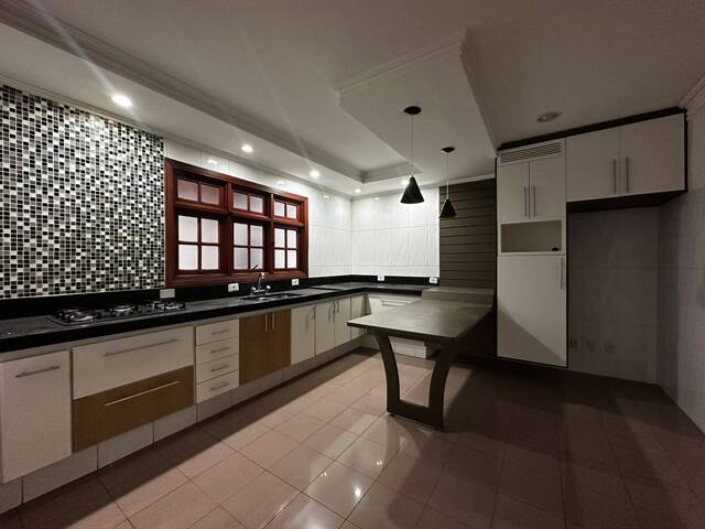 Casa para Venda em São José dos Campos - 2