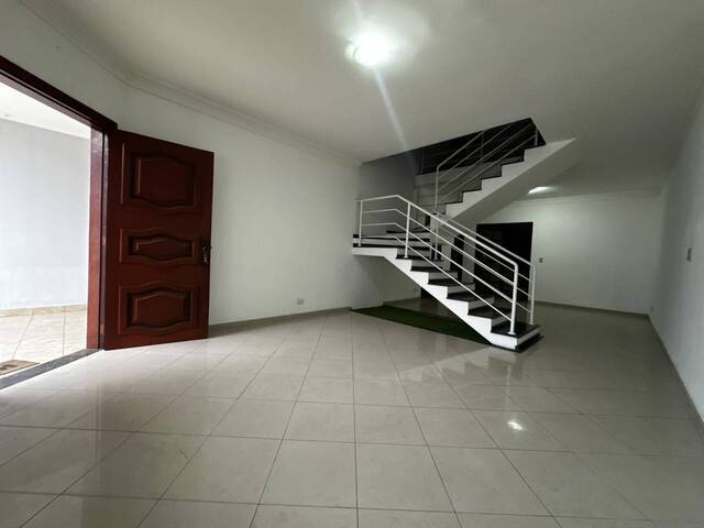 Casa para Venda em São José dos Campos - 4