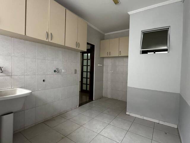 Casa para Venda em São José dos Campos - 3